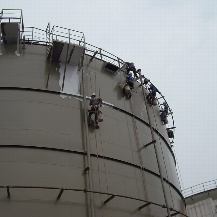 石化(hua)設備(bei)聚氨(an)酯面(mian)漆