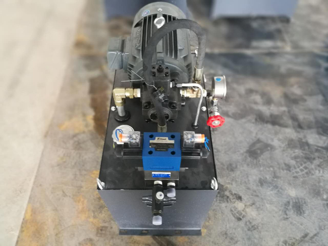 塑料機(ji)械液壓系統(tǒng)